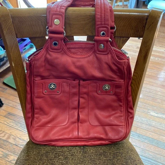 *****PRICE DROP***** EUC MARC JACOBS LEATHER HANDBAG - Picture 1 of 9